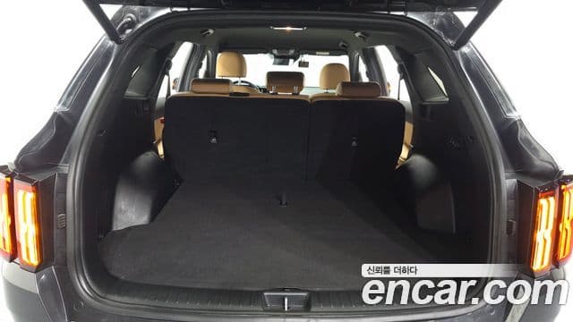 Kia Sorento 2021 — ფოტო 19/20