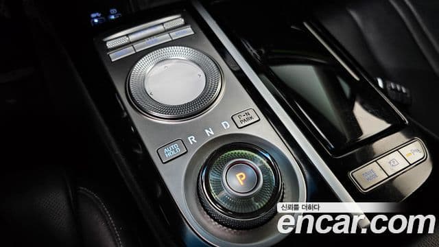 Genesis Electrified G80 2022 — Şəkil 9/20