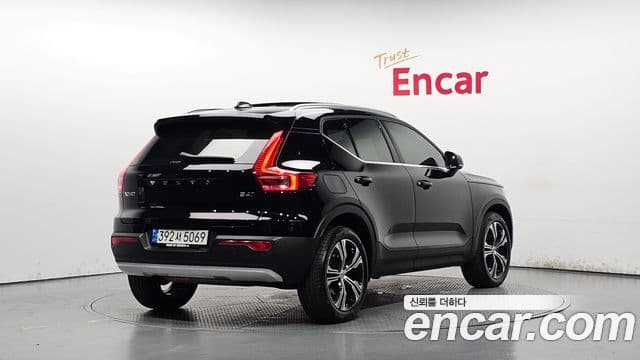 Volvo XC40 2022 — Şəkil 2/20