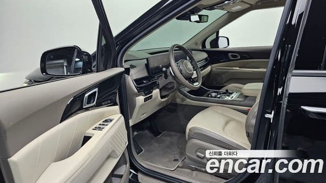 Kia Carnival 2024 — фото 10 из 20