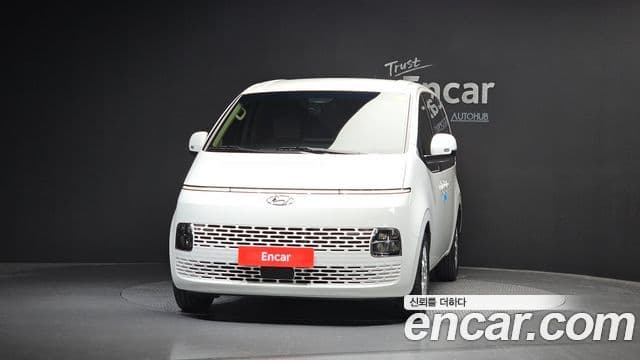 Hyundai Staria 2023 — ფოტო 3/20