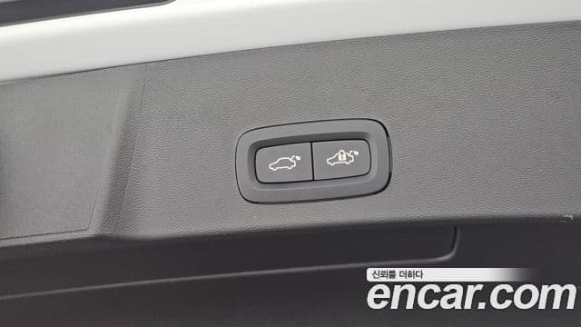 Volvo XC40 2025 — Şəkil 19/20