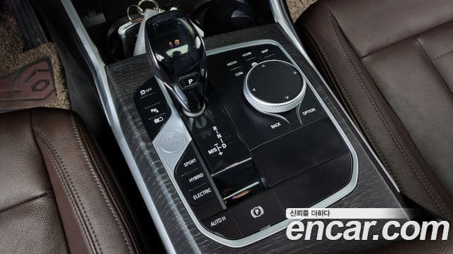 BMW 3 Series 2020 — Şəkil 8/20