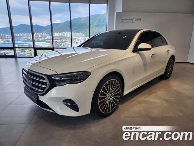 Mercedes-Benz E-Class 2025 — Фото 1/20