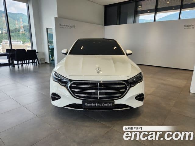 Mercedes-Benz E-Class 2025 — Фото 6/20