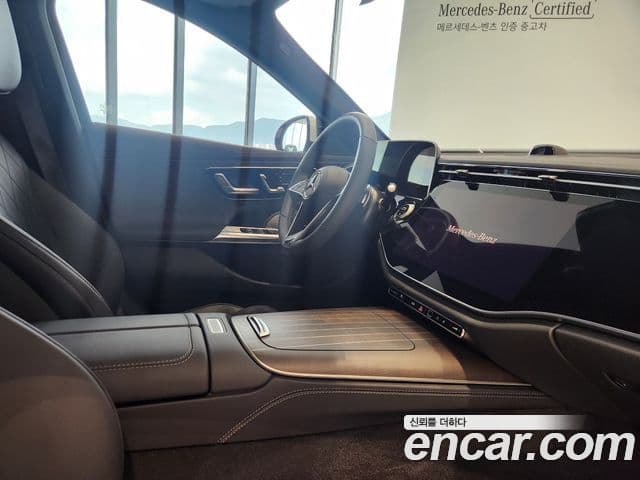 Mercedes-Benz E-Class 2025 — Фото 18/20