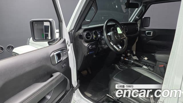 Jeep Wrangler 2022 — ფოტო 10/20