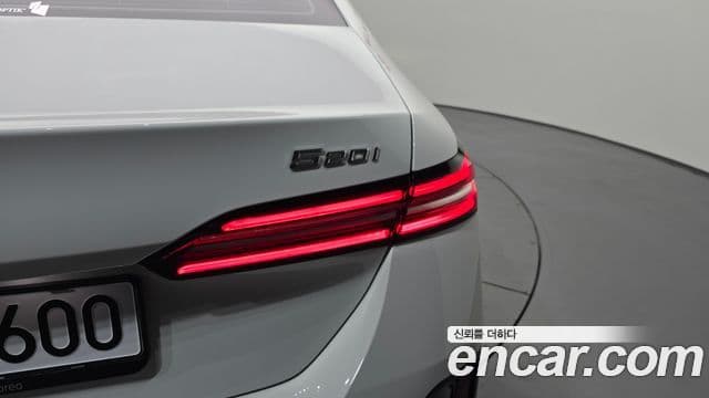 BMW 5 Series 2025 — Photo 30/36