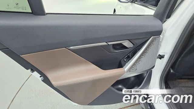 BMW 5 Series 2025 — Photo 19/36