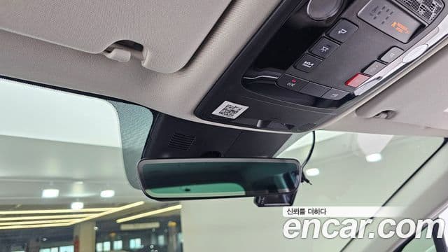 Kia Carnival 2024 — Şəkil 17/20