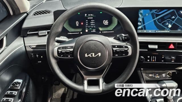 Kia K5 2023 — ფოტო 15/20