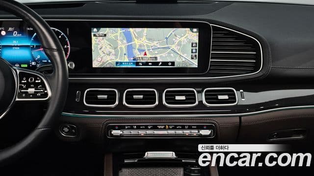 Mercedes-Benz GLE-Class 2023 — ფოტო 16/20