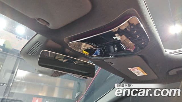 Mercedes-Benz E-Class 2025 — Photo 9/34