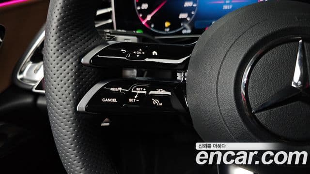 Mercedes-Benz E-Class 2025 — Photo 2/34