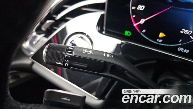 Mercedes-Benz E-Class 2025 — Photo 21/34