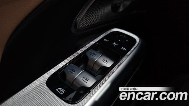 Mercedes-Benz E-Class 2025 — Photo 31/34