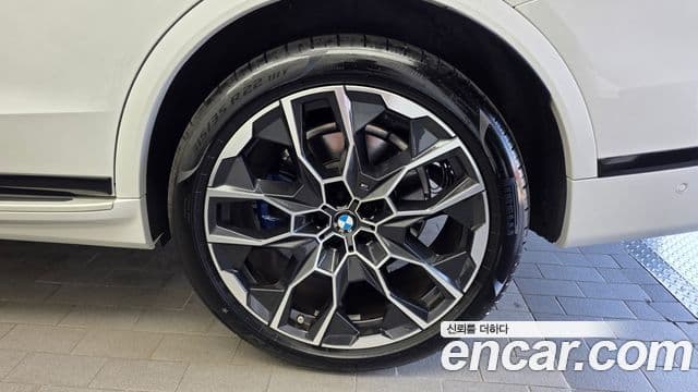 BMW X7 2025 — Photo 13/33