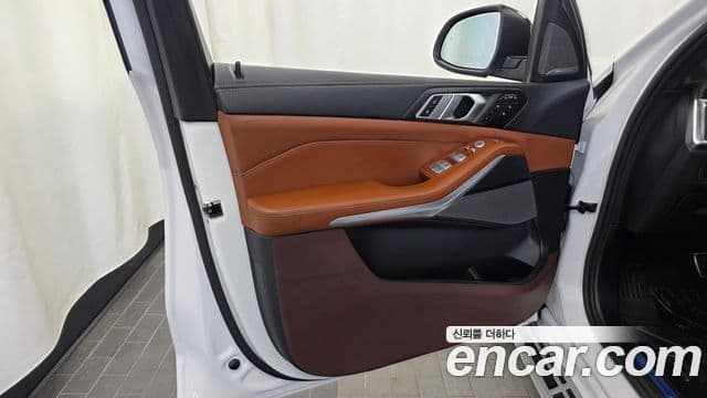 BMW X7 2025 — Photo 27/33