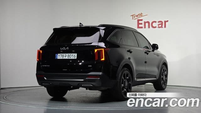 Kia Sorento 2024 — Фото 2/20