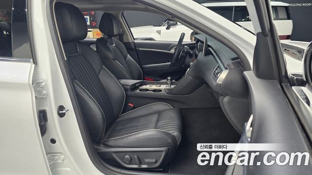 Genesis G70 2019 — ფოტო 10/20