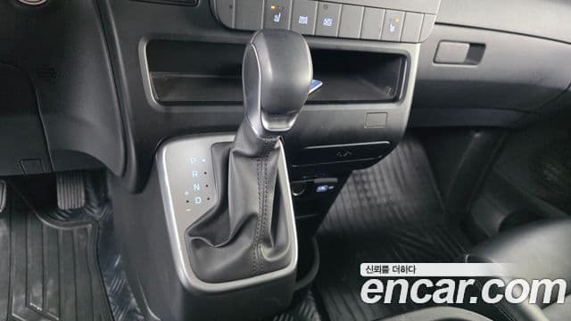 Hyundai Staria 2023 — Şəkil 9/20