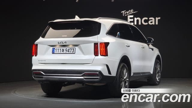 Kia Sorento 2023 — ფოტო 2/20