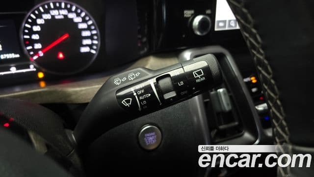 Kia Sorento 2023 — ფოტო 18/20