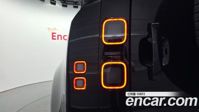 Land Rover Defender 2026 — Şəkil 19/20