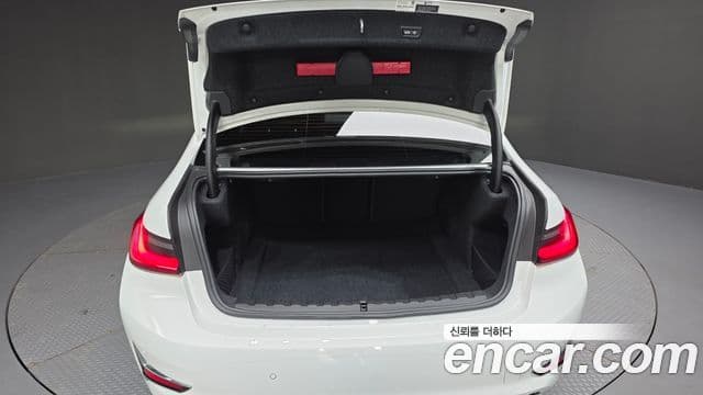 BMW 3 Series 2021 — Şəkil 18/20