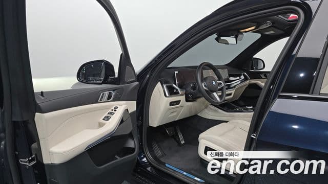 BMW X5 2025 — Photo 28/33