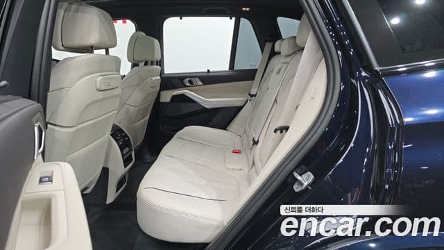 BMW X5 2025 — Photo 21/33