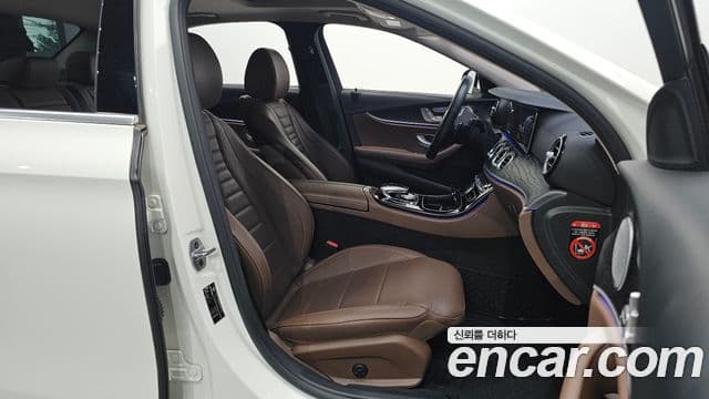 Mercedes-Benz E-Class 2018 — ფოტო 10/20