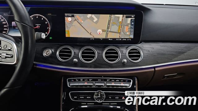 Mercedes-Benz E-Class 2018 — фото 14 из 20