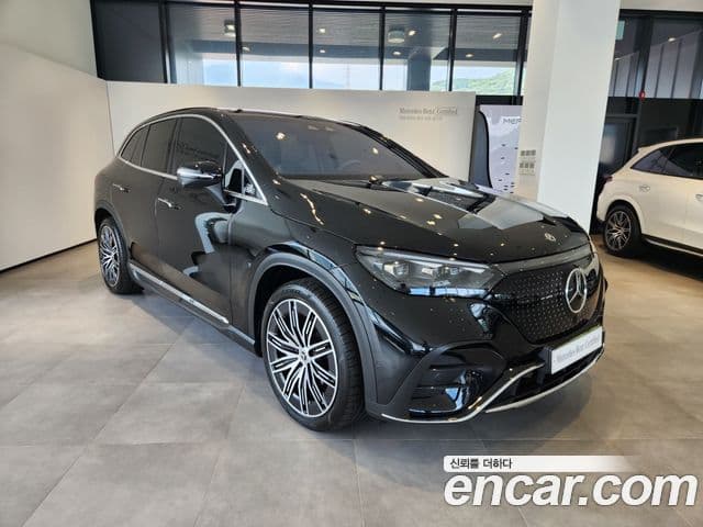 Mercedes-Benz EQE SUV 2025 — Photo 17/20