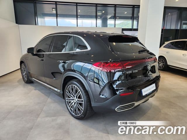 Mercedes-Benz EQE SUV 2025 — Photo 3/20