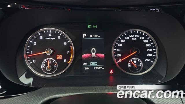 Kia K5 2023 — ფოტო 8/20