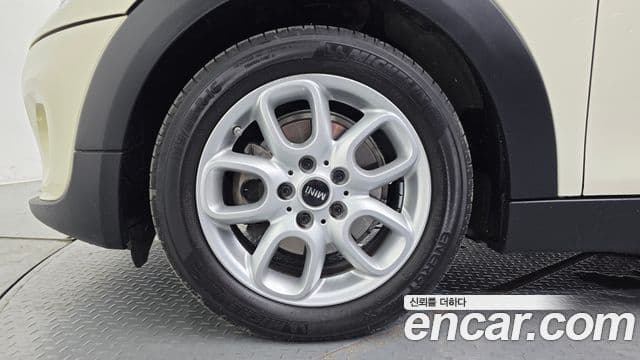 Mini Cooper 2019 — фото 4 из 20