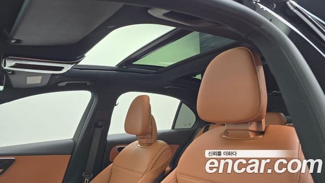 Mercedes-Benz C-Class 2025 — ფოტო 16/20