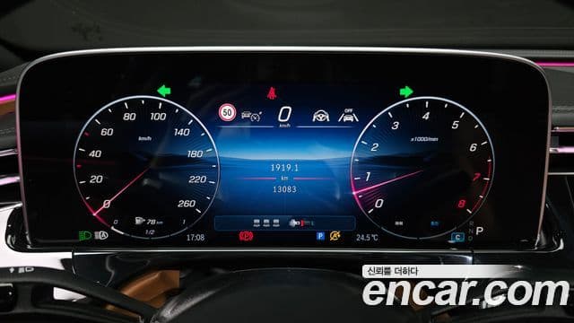 Mercedes-Benz E-Class 2024 — ფოტო 8/20