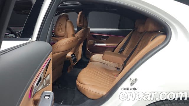 Mercedes-Benz E-Class 2024 — ფოტო 11/20