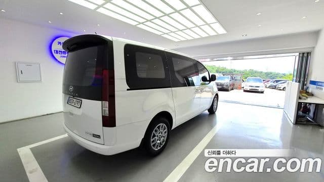Hyundai Staria 2025 — ფოტო 5/19