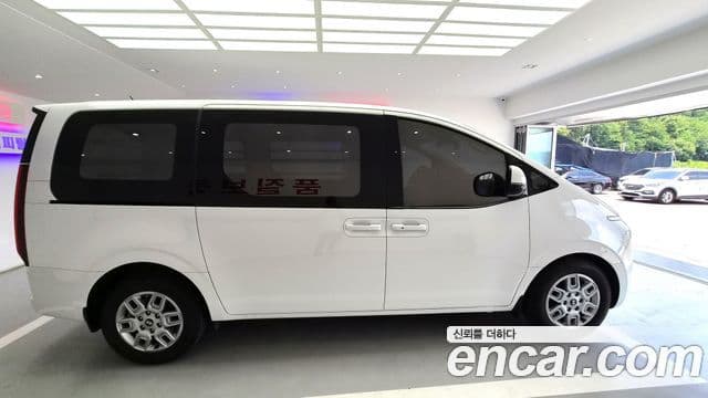 Hyundai Staria 2025 — ფოტო 6/19