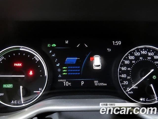 Toyota Sienna 2021 — фото 8 из 20