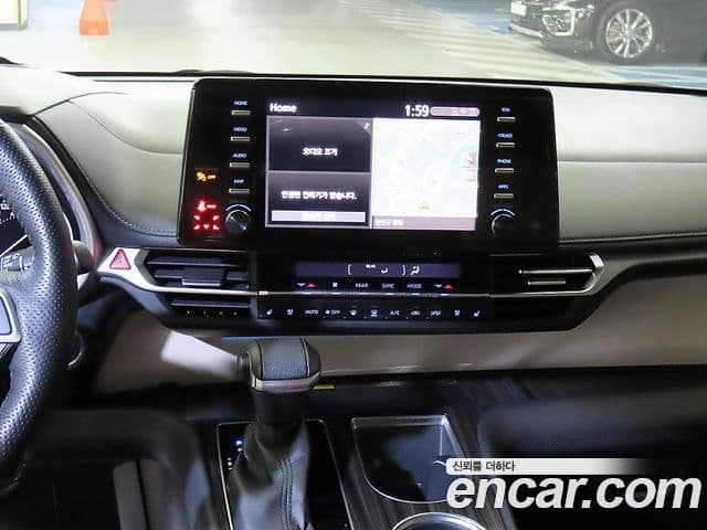 Toyota Sienna 2021 — фото 11 из 20