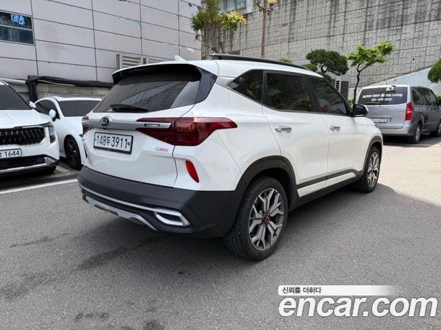 Kia Seltos 2020 — ფოტო 7/9