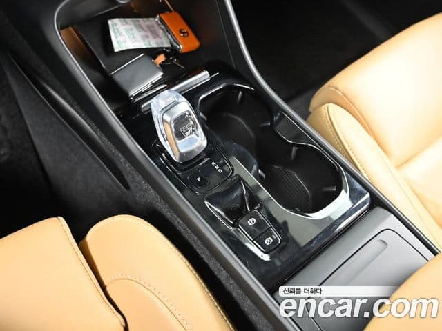 Volvo XC40 2020 — Фото 8/20