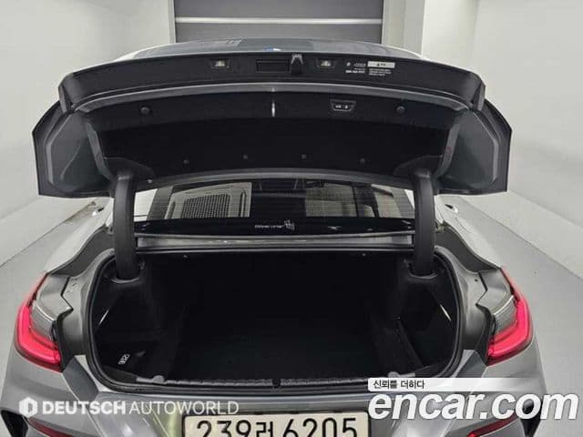 BMW 8 Series 2025 — Şəkil 18/20