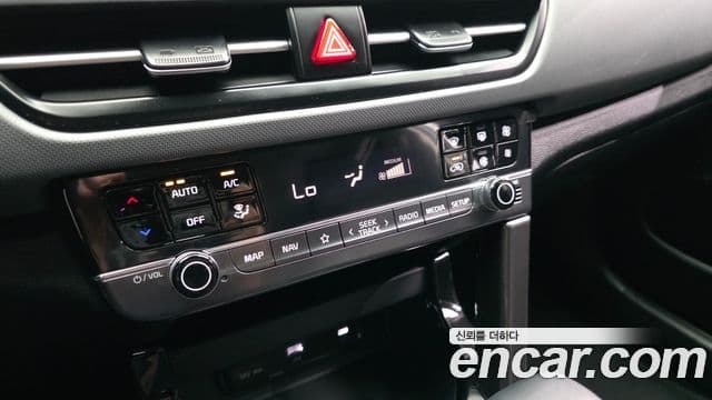 Kia Seltos 2024 — ფოტო 17/20