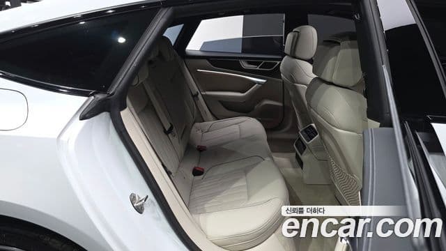 Audi A7 2023 — фото 11 из 20