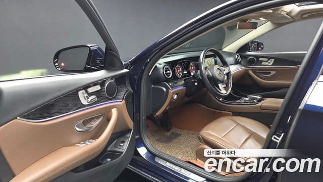 Mercedes-Benz E-Class 2018 — ფოტო 10/20